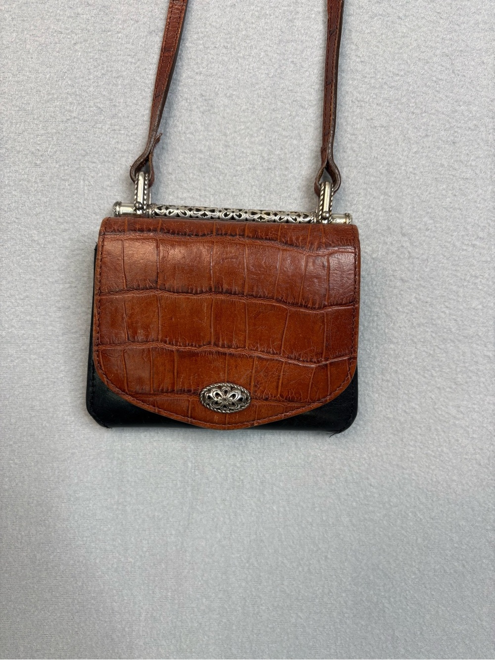 Brighton Vintage Croc Embossed Leather Crossbody Wallet Bag Brown Black